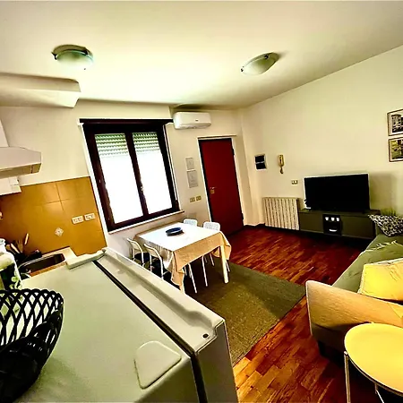 Apartman Casa Carina - La Tua Casa A Due Passi Dal Centro Di *