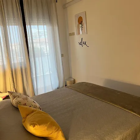 Casa Carina - La Tua Casa A Due Passi Dal Centro Di Appartamento *